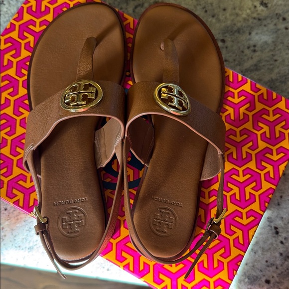 Benton 2 Flat Thong Tory Burch Sandals with Gold Accents - Picture 3 of 5